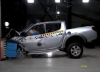 Testy zderzeniowe pickupów - L200 najbezpieczniejsze