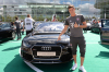 Robert Lewandowski w czarnym Audi RS 7